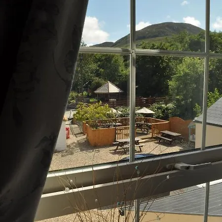 Panzió The Glen House Country